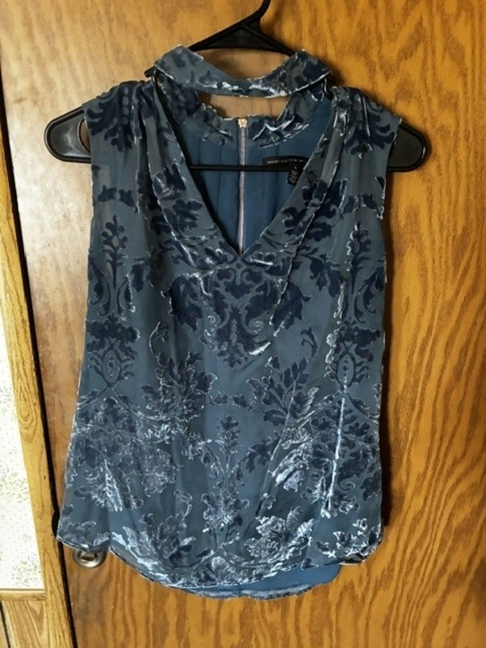White House Black Market Deep Teal Blue Velvet Burnout Choker V-Neck Tank - Picture 5 of 6